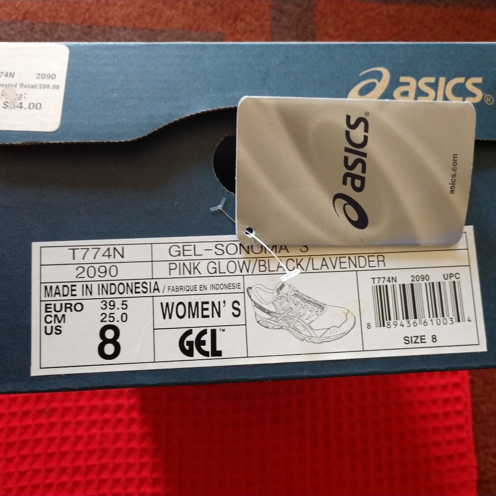 Shoes - Picture 2 of 4
